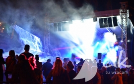 "This happens in Elk" – electronic sound at night on the promenade